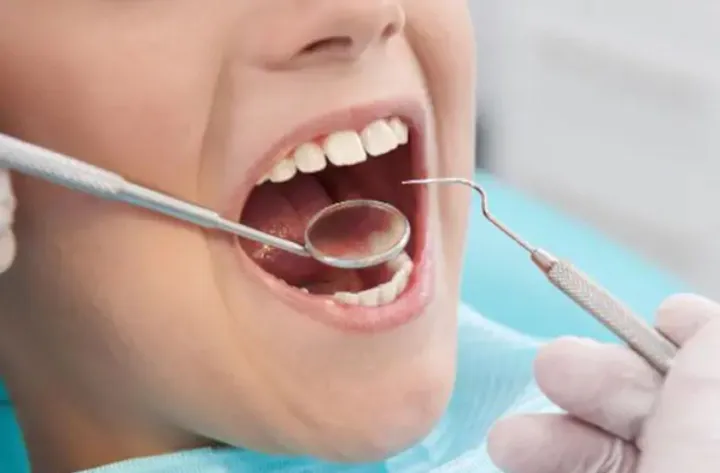 محکومیت یک دندان پزشک مونترالی به نام علیرضا کردلویی به علت دریافت دستمزد اضافه